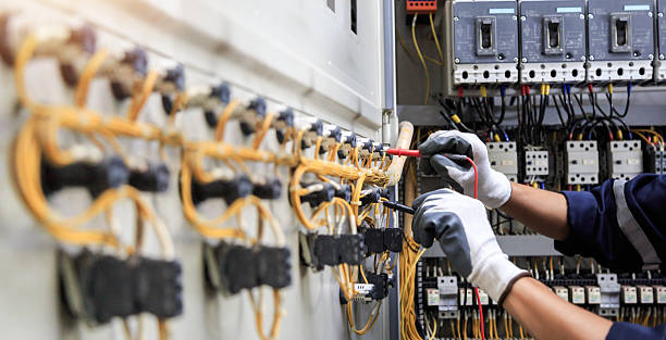 Professional Electrician technician working in Speedway, IN